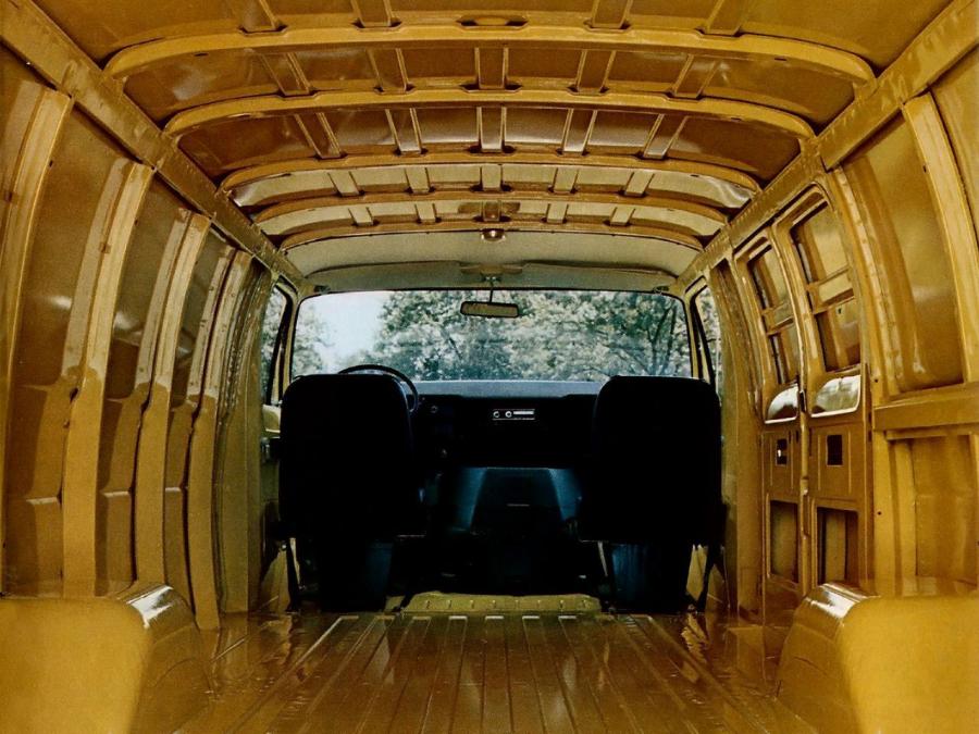  Dodge Tradesman Maxivan 1977 года  (фото 4 из 6)